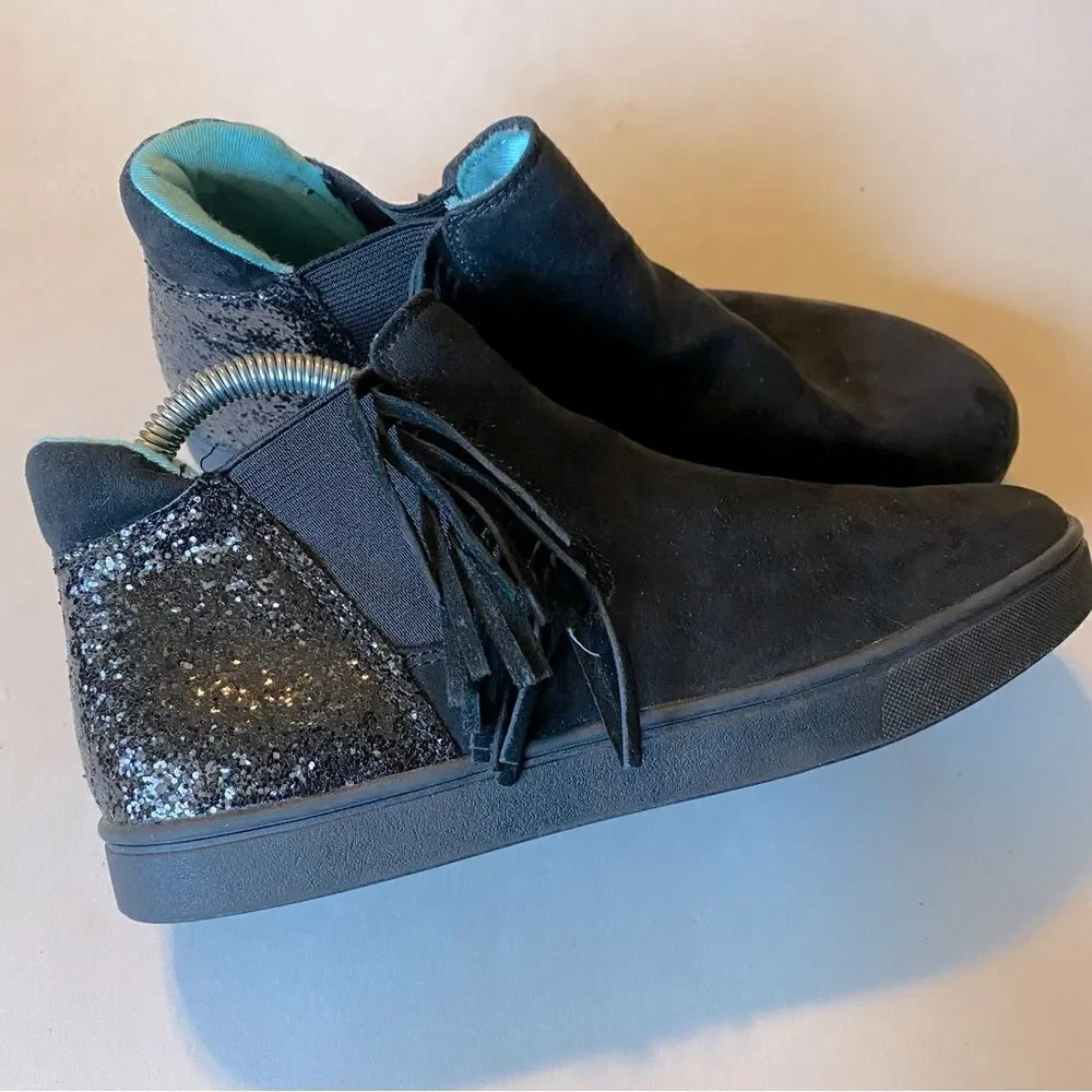 Cat & Jack Black faux suede slip on Chelsea short sneaker boots glitter fringe 5